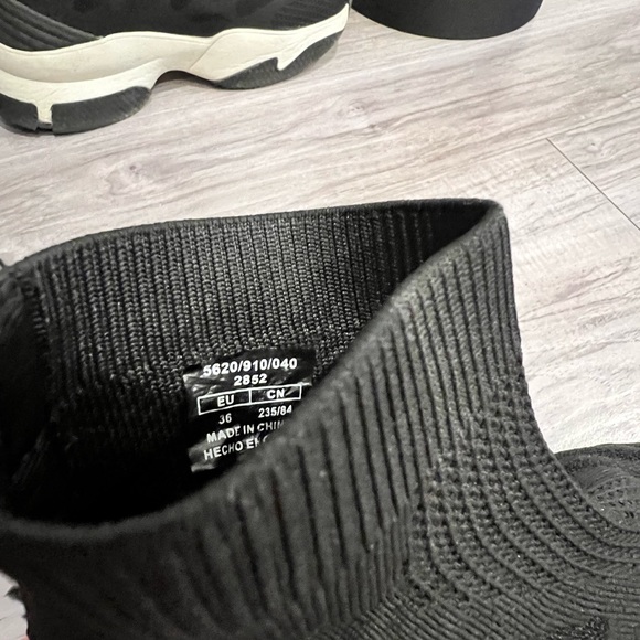 Zara socks 🐝 - Picture 2 of 2